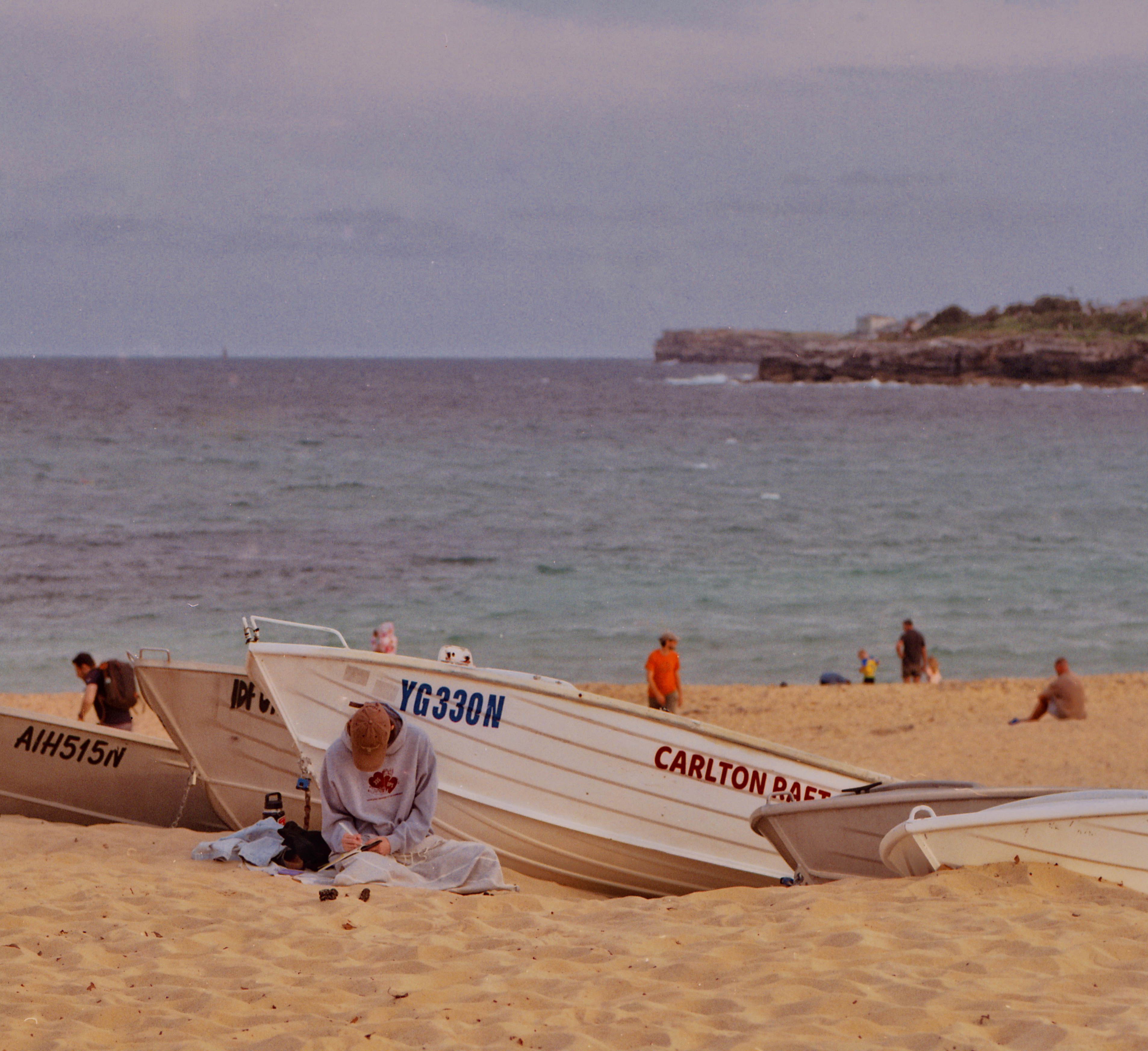 Words of Life (Poems) - 2025 Sydney documentary photography, color negative film - Hu Xing Photography. Shot on Hasselblad 500C/M. 2025年悉尼人文纪实摄影，彩色负片，悉尼海滩风景，哈苏 - 胡星摄影